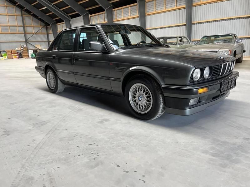 Brugt BMW 325 170 HK (125 kW) 1989 Grå