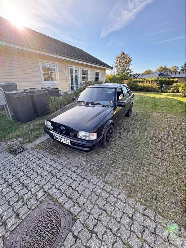 Brugt 1988 Ford Escort S Sedan | 123.456 kr. - Billede 1/4