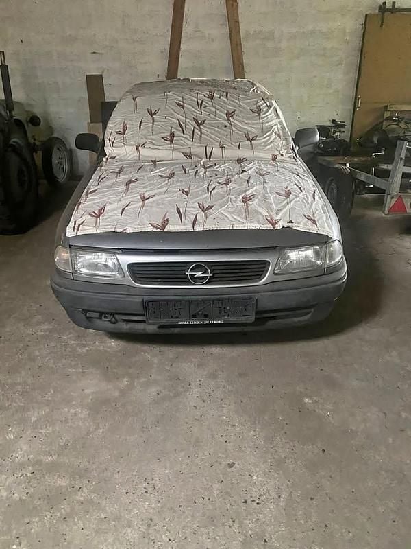 Brugt 1995 Opel Astra Sedan | 15.000 kr. - Billede 1/4