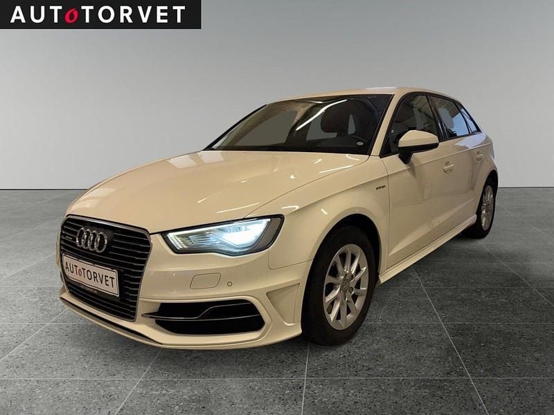 Hvid Brugt 2015 Audi A3 Sportback e-tron Attraction Sedan | 99.700 kr. (Dyr) - Billede 1/4