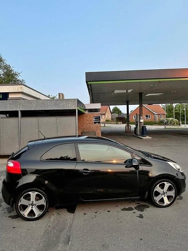 Sort Brugt 2013 Kia Rio MPV | 53.000 kr. (Dyr) - Billede 1/4