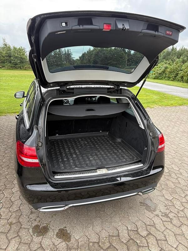 Sort Brugt 2016 Mercedes C200 Edition Stationcar | 175.000 kr. (God pris) - Billede 1/9