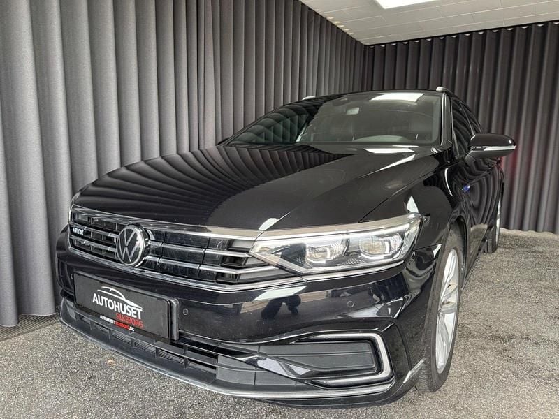 Sortmetal Brugt 2020 VW Passat Highline Stationcar | 209.900 kr. (Fair pris) - Billede 1/4