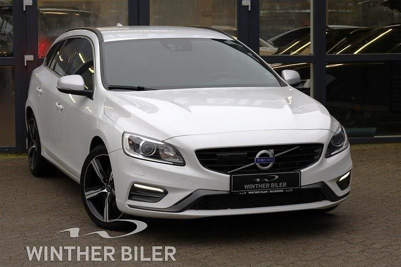 Hvid Brugt 2017 Volvo V60 R-Design Stationcar | 99.900 kr. - Billede 1/4