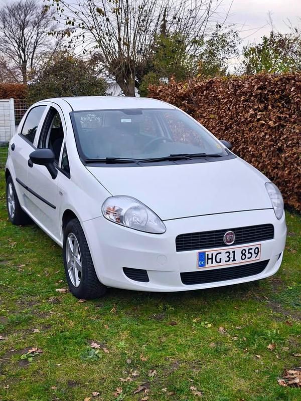 Brugt 2012 Fiat Punto Hatchback | 33.000 kr. (Fair pris) - Billede 1/4