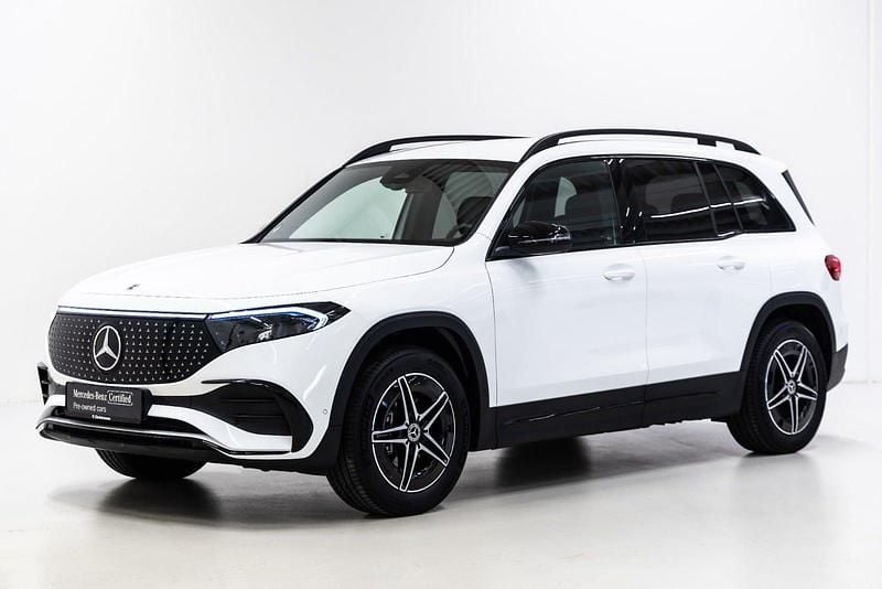 Farve: hvid Brugt 2025 Mercedes EQB350 AMG SUV | 379.900 kr. (Super pris) - Billede 1/4