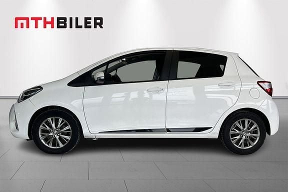 Brugt Toyota Yaris H2 100 HK (73 kW) 2017 3p0 fire red Hatchback