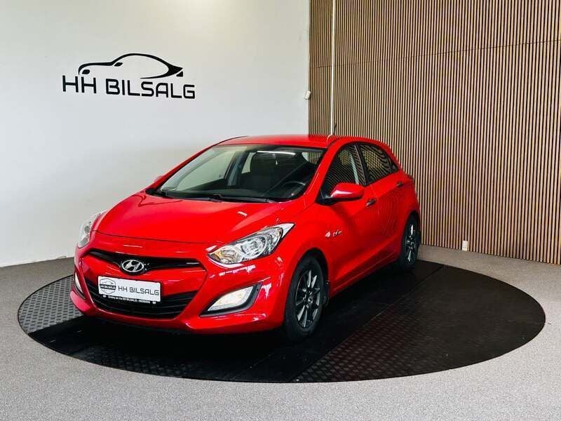 Rød Brugt 2012 Hyundai i30 Comfort Hatchback | 59.700 kr. (Fair pris) - Billede 1/4