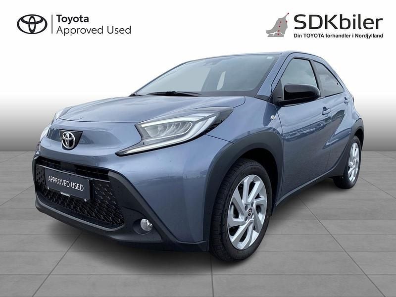 Celestite grey Brugt 2024 Toyota Aygo Active Hatchback | 144.900 kr. (Fair pris) - Billede 1/4