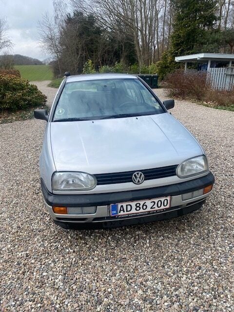 Sølv Brugt 1995 VW Golf III | 32.500 kr. - Billede 1/4