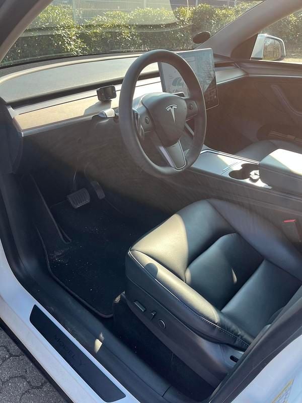 Hvid Brugt 2021 Tesla Model Y Long Range AWD SUV | 198.800 kr. (God pris) - Billede 1/8