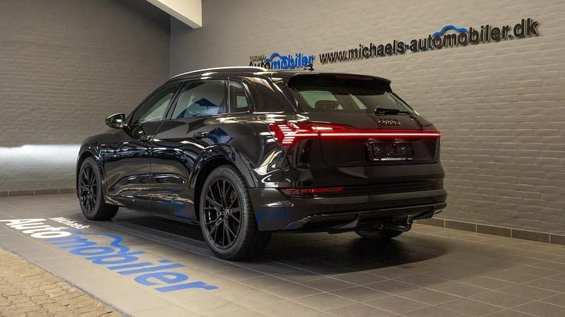 Brugt Audi e-tron S-Line 300 kW (408 HK) 2023 Sortmetal SUV