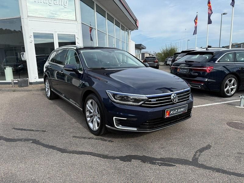 Mørkblåmetal Brugt 2017 VW Passat Highline Stationcar | 174.800 kr. (God pris) - Billede 1/4