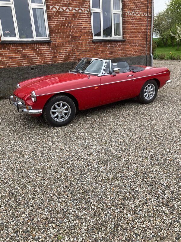 Brugt MG B 175 HK (128 kW) 1971 Rød