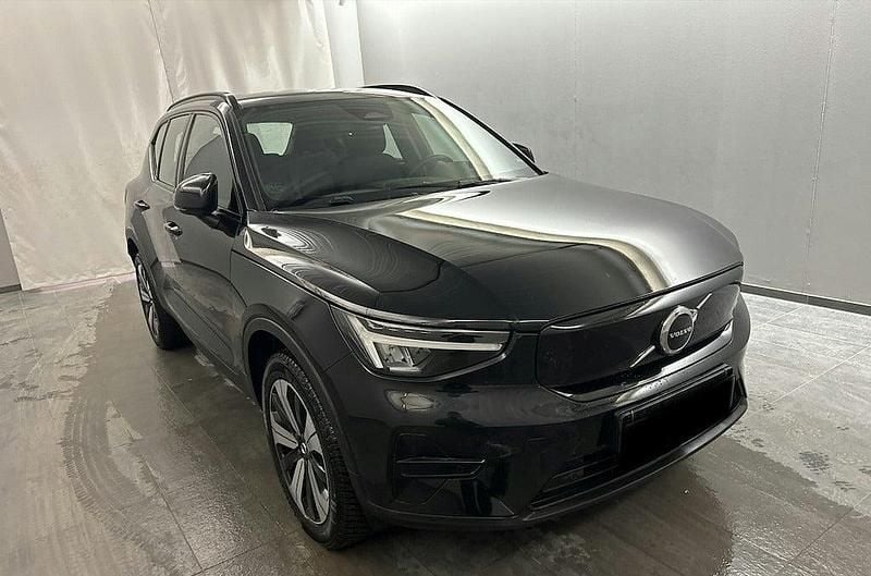 Sortmetal Brugt 2023 Volvo XC40 Core SUV | 222.800 kr. (God pris) - Billede 1/4