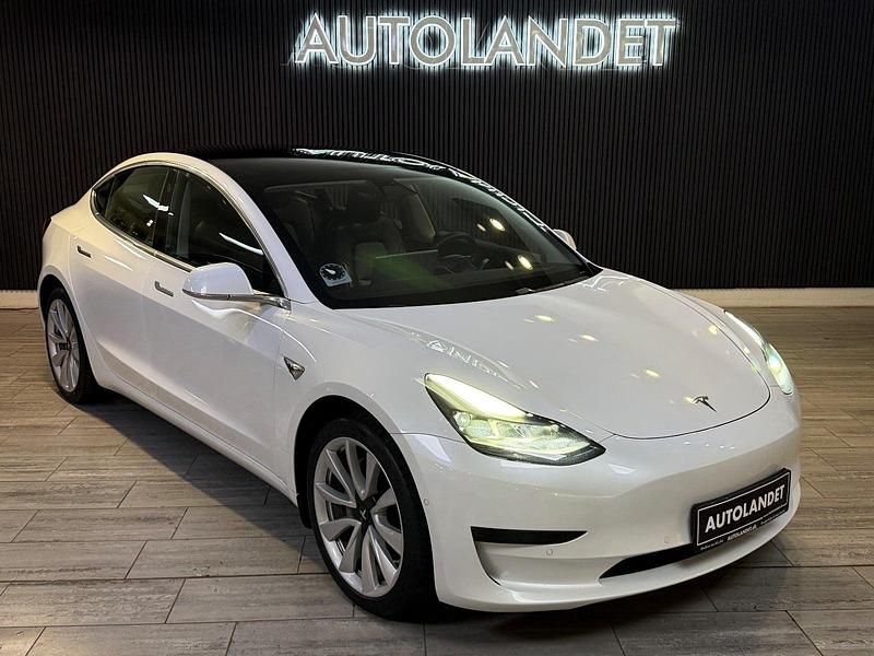 Hvid Brugt 2020 Tesla Model 3 Standard Range Sedan | 149.800 kr. (Fair pris) - Billede 1/4