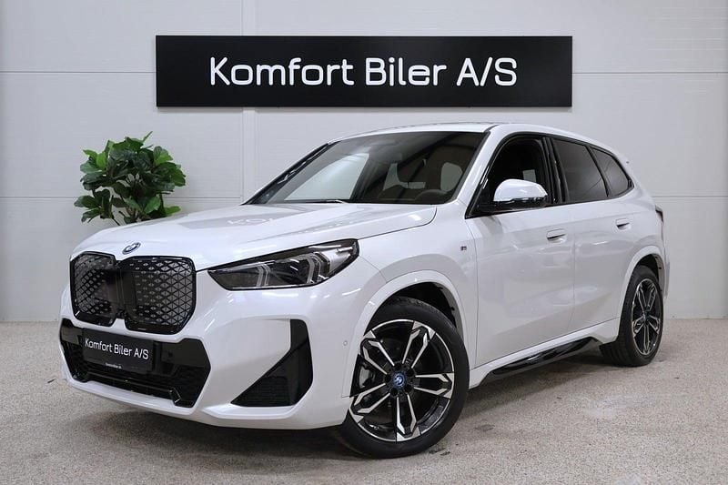 Hvidmetal Brugt 2024 BMW iX1 M Sport SUV | 359.800 kr. (Lidt for dyr) - Billede 1/4