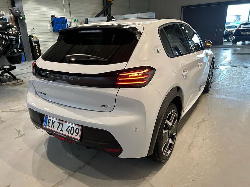 Ny Peugeot e-208 GT 114 kW (156 HK) 2025 Hvid okenite Hatchback