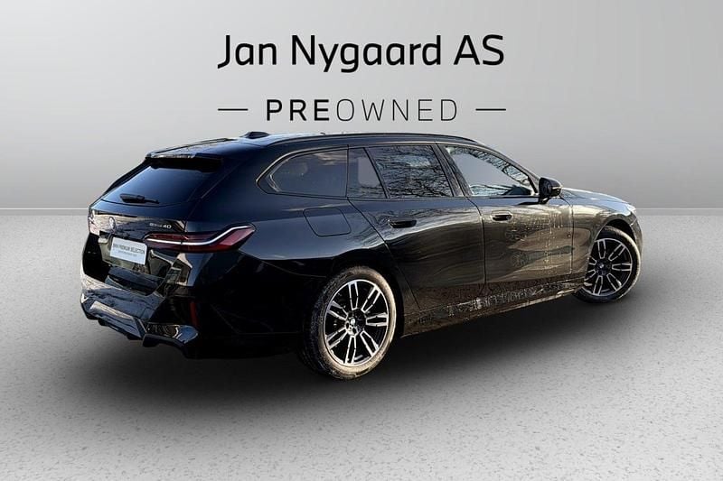 Ny BMW i5 M Sport 250 kW (340 HK) 2025 Sortmetal Stationcar