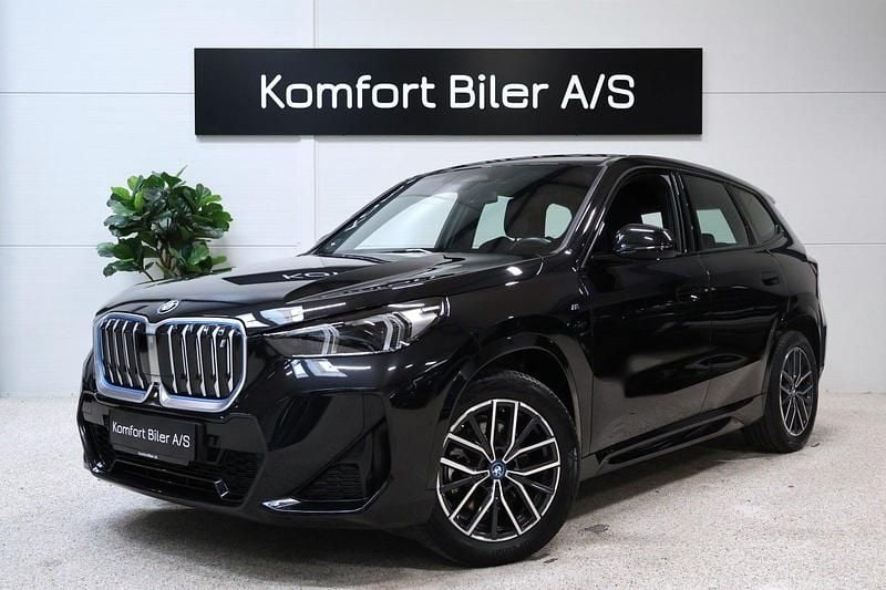Sortmetal Brugt 2023 BMW iX1 M Sport SUV | 319.800 kr. (God pris) - Billede 1/4