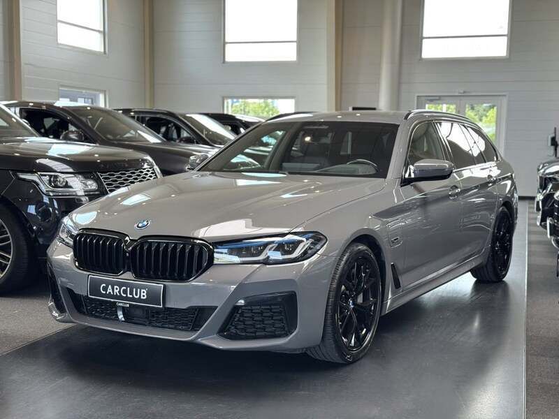 Gråmetal Brugt 2021 BMW 530e M Sport Stationcar | 549.900 kr. - Billede 1/4