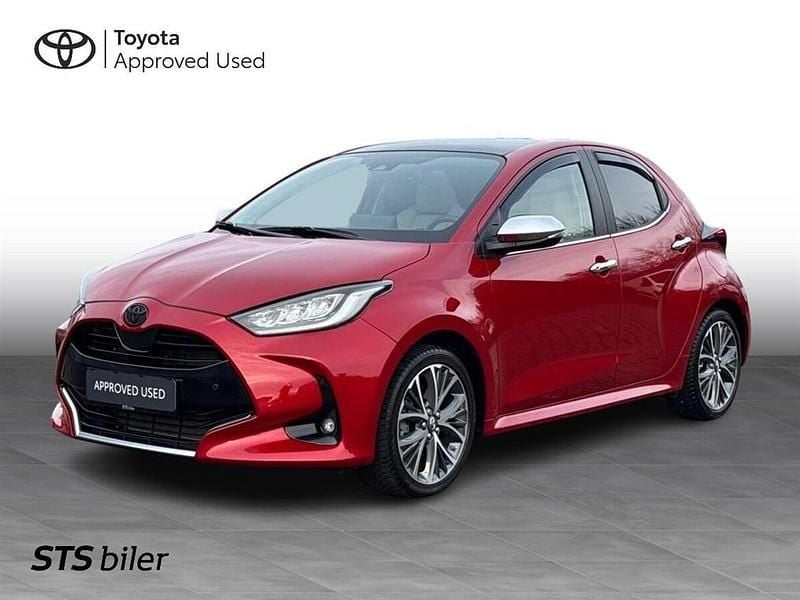 3u5 flame red Brugt 2023 Toyota Yaris Hybrid Elegant Hatchback | 224.900 kr. (Fair pris) - Billede 1/4