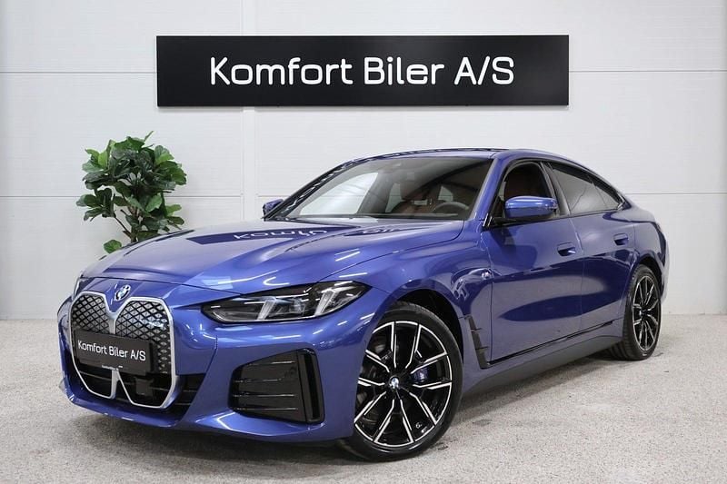 Blåmetal Brugt 2025 BMW i4 M Sport Sedan | 479.800 kr. (Fair pris) - Billede 1/4