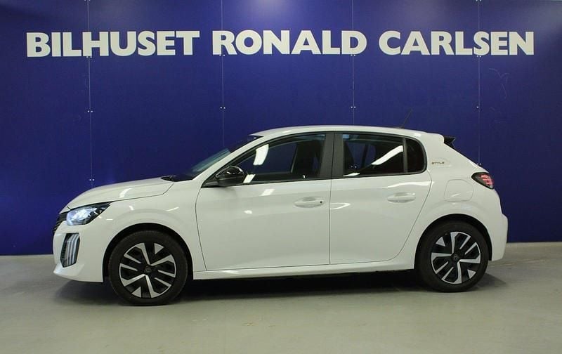 Hvid Brugt 2025 Peugeot e-208 Style Hatchback | 169.900 kr. (Fair pris) - Billede 1/4