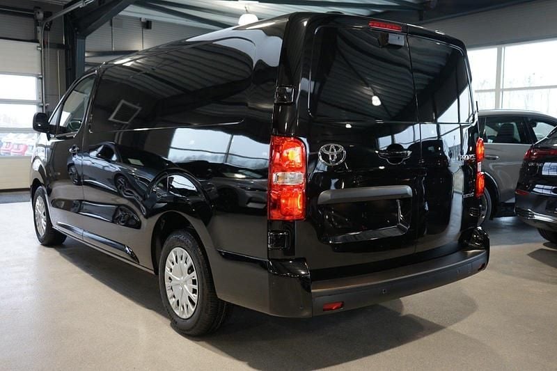 Ny Toyota Proace Comfort 100 kW (136 HK) 2026 Sort MPV