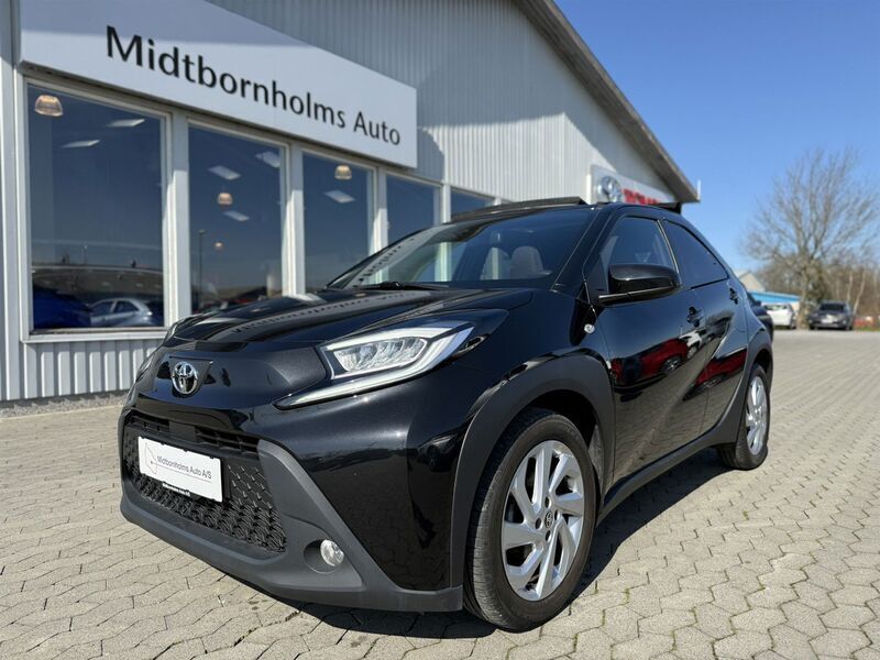 Sort metal Brugt 2022 Toyota Aygo Active Hatchback | 134.900 kr. (Lidt for dyr) - Billede 1/4