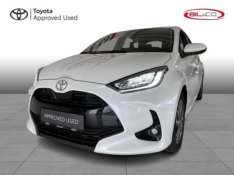 089 platinum pearl white Brugt 2024 Toyota Yaris Style Hatchback | 239.900 kr. (Dyr) - Billede 1/4