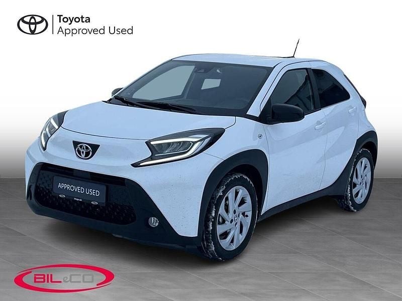040 pure white Brugt 2024 Toyota Aygo X Active SUV | 155.000 kr. (Fair pris) - Billede 1/3
