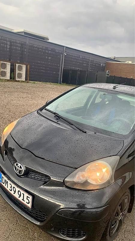 Brugt 2009 Toyota Aygo Hatchback | 16.900 kr. (Lidt for dyr) - Billede 1/4