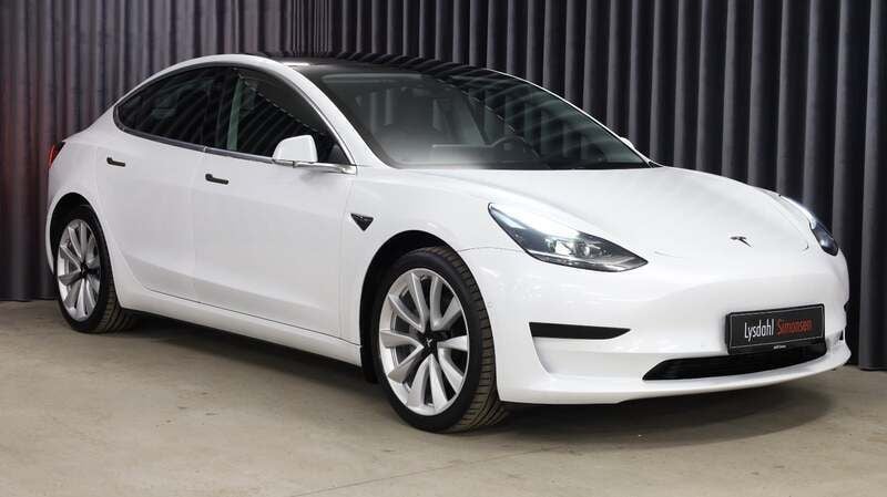 Hvid Brugt 2020 Tesla Model 3 Standard Range Sedan | 179.900 kr. (Fair pris) - Billede 1/4