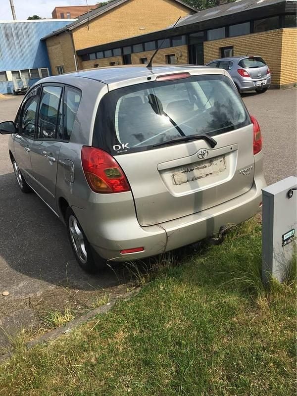 Brugt Toyota Corolla Verso 135 HK (99 kW) 2002 MPV