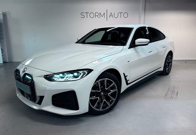 Hvid Brugt 2022 BMW i4 M Sport Sedan | 349.900 kr. (Dyr) - Billede 1/4
