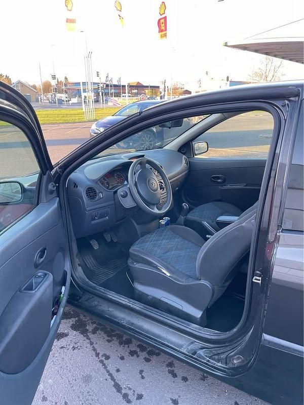 Brugt Renault Clio II 75 HK (55 kW) 2010 Hatchback