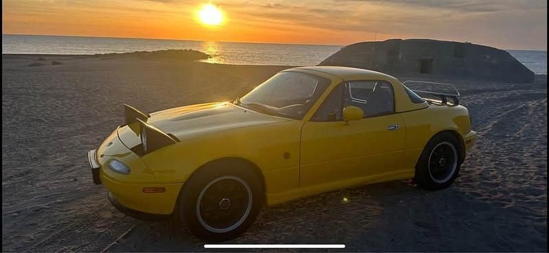 Brugt Mazda MX5 90 HK (66 kW) 1995 Gul Cabriolet
