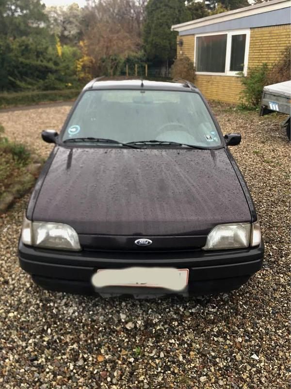 Brugt Ford Fiesta 1996 Bordeauxmetal Hatchback