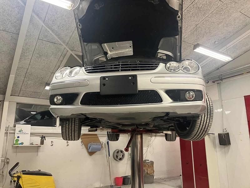 Brugt Mercedes C55 AMG AMG 367 HK (269 kW) 2005 Sølv