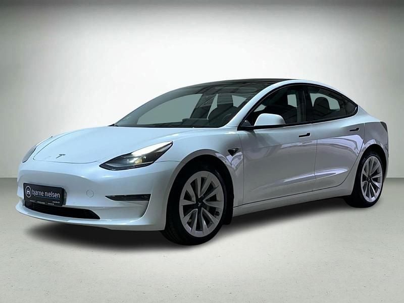 Perlemorshvid Brugt 2022 Tesla Model 3 RWD Sedan | 219.900 kr. (Fair pris) - Billede 1/4