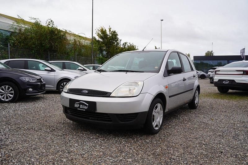 Sølvmetal Brugt 2005 Ford Fiesta Ambiente Hatchback | 19.700 kr. (Fair pris) - Billede 1/4