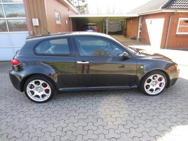 Sort Brugt 2004 Alfa Romeo 147 GTA Hatchback | 143.000 kr. - Billede 1/4
