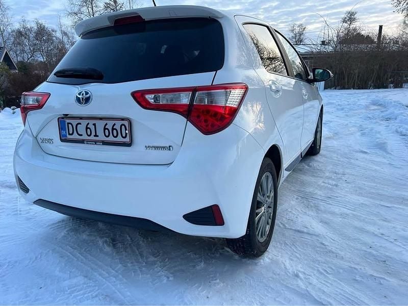 Brugt Toyota Yaris Hybrid 100 HK (73 kW) 2017 Hatchback
