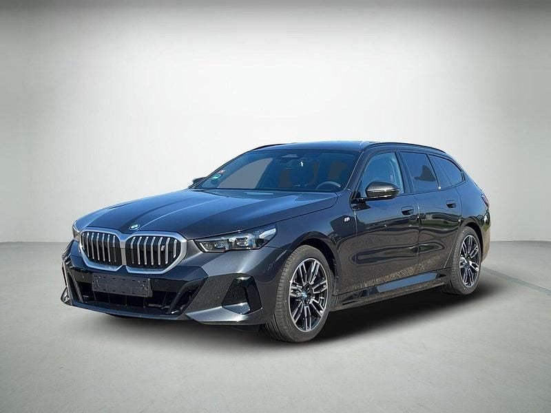 Sortmetal Brugt 2025 BMW i5 M Sport Sedan | 529.990 kr. - Billede 1/4