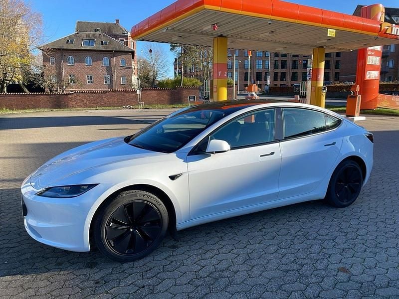 Hvid Brugt 2023 Tesla Model 3 RWD Sedan | 262.500 kr. (Fair pris) - Billede 1/4