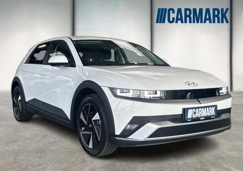 Hvid Ny 2025 Hyundai Ioniq 5 Essential SUV | 314.900 kr. (Lidt for dyr) - Billede 1/4