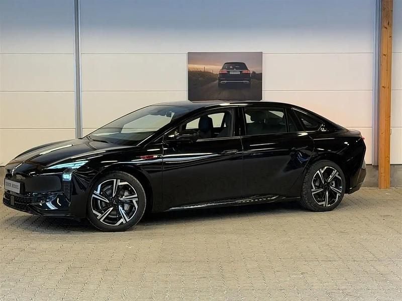 Sort Ny 2025 Hongqi EH7 Sedan | 159.630 kr. - Billede 1/4