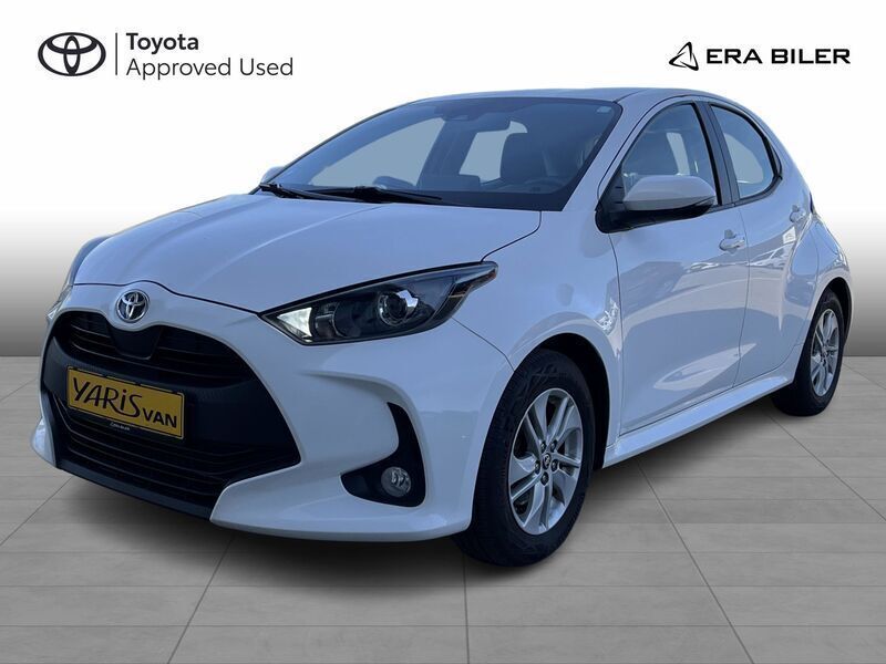 Hvid Brugt 2023 Toyota Yaris Hybrid Active Hatchback | 129.900 kr. - Billede 1/4