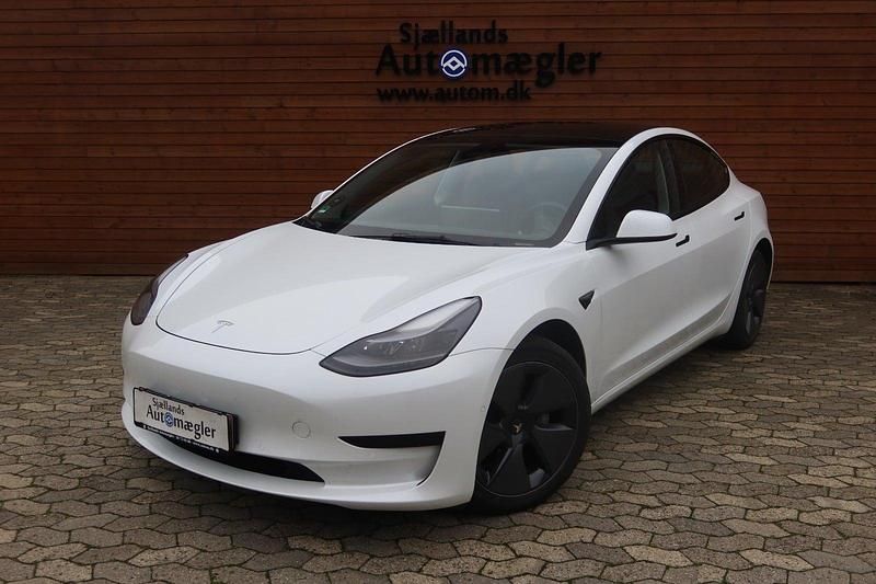 Perlemorshvid Brugt 2022 Tesla Model 3 RWD Sedan | 195.000 kr. (Fair pris) - Billede 1/4